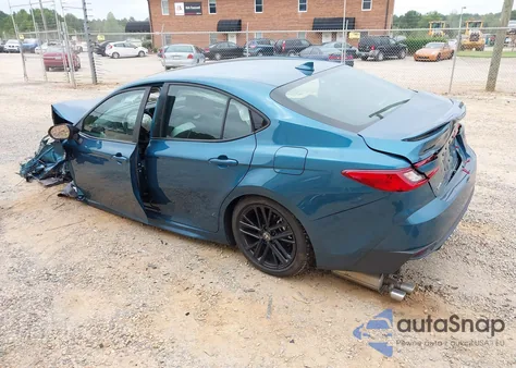 2025 Toyota Camry Se z USA, uszkodzony, nr VIN 4T1DAACK2SU132346